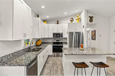 3901 NW 48th Ter, Cape Coral, FL 33993 - Photo 9