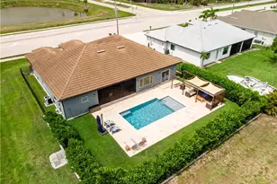 2322 Trafalgar Pkwy, Cape Coral, FL 33991 - Photo 35