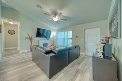 520 Wilmington Pkwy, Cape Coral, FL 33993 - Photo 11