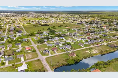 2723 NE 5th Pl, Cape Coral, FL 33909 - Photo 23