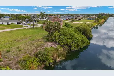 2723 NE 5th Pl, Cape Coral, FL 33909 - Photo 11