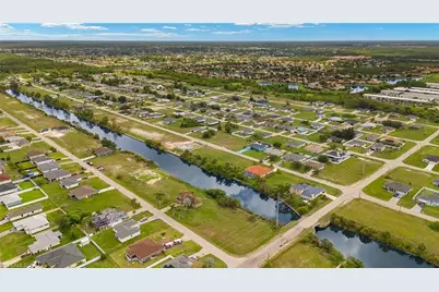 2723 NE 5th Pl, Cape Coral, FL 33909 - Photo 27