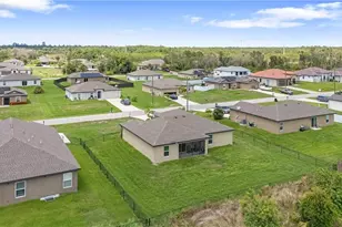 250 Lisette St, Fort Myers, FL 33913 - Photo 7