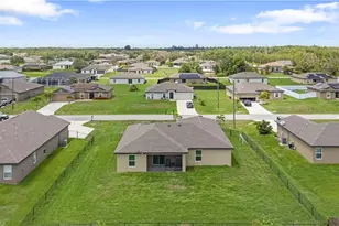 250 Lisette St, Fort Myers, FL 33913 - Photo 5