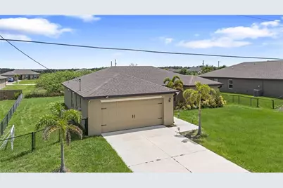 250 Lisette St, Fort Myers, FL 33913 - Photo 3