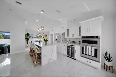 637 SW 9th Ave, Cape Coral, FL 33991 - Photo 7