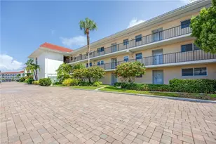 45 High Point Cir S, Naples, FL 34103 - Photo 1