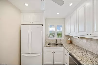 45 High Point Cir S #303, Naples, FL 34103 - Photo 9