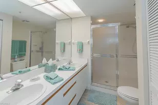 33 Bluebill Ave, Naples, FL 34108 - Photo 13