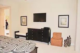 6017 Trophy Dr, Naples, FL 34110 - Photo 7