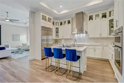 2875 Coco Lakes Dr, Naples, FL 34105 - Photo 7