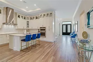 2875 Coco Lakes Dr, Naples, FL 34105 - Photo 3