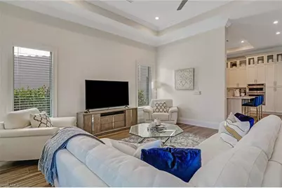 2875 Coco Lakes Dr, Naples, FL 34105 - Photo 9