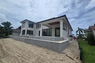 109 S Seas Ct, Marco Island, FL 34145 - Photo 9