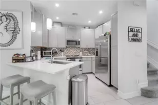 7501 Carnegie Way, Naples, FL 34119 - Photo 5