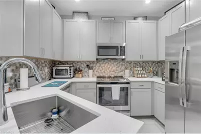 7501 Carnegie Way, Naples, FL 34119 - Photo 7