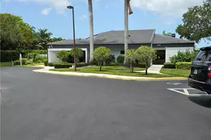 605 Squire Cir, Naples, FL 34104 - Photo 33