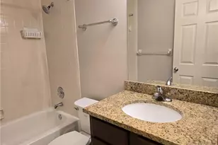 605 Squire Cir, Naples, FL 34104 - Photo 23