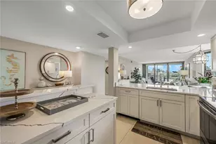 10562 Gulf Shore Dr, Naples, FL 34108 - Photo 9