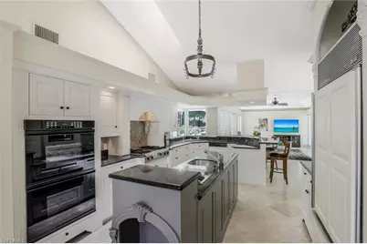 655 Galleon Dr, Naples, FL 34102 - Photo 7