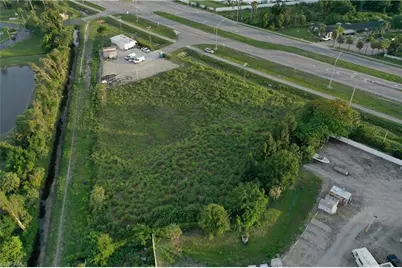 2536 N Tamiami Trl, North Fort Myers, FL 33903 - Photo 3