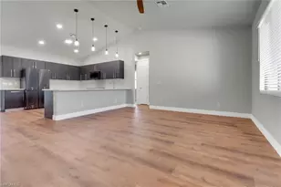 18 Tropicana Parkway W, Cape Coral, FL 33993 - Photo 9