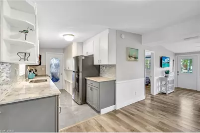 2047 Harbor Ln, Naples, FL 34104 - Photo 7