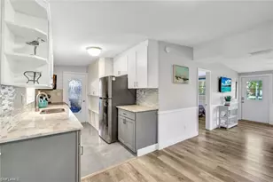 2047 Harbor Ln, Naples, FL 34104 - Photo 7