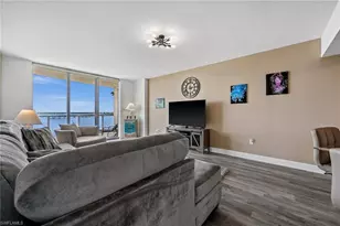 3000 Oasis Grand Blvd, Fort Myers, FL 33916 - Photo 7
