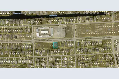 918 SW Trafalgar Pkwy, Cape Coral, FL 33991 - Photo 3