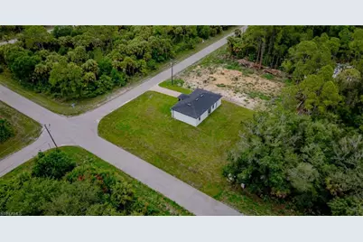 137 National Ave S, Lehigh Acres, FL 33974 - Photo 9