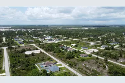 908 Norton Ave S, Lehigh Acres, FL 33974 - Photo 7