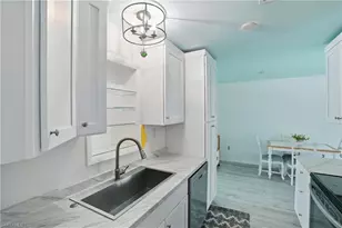 4011 Coconut Cir S, Naples, FL 34104 - Photo 9