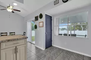 515 SW 9th Ct, Cape Coral, FL 33991 - Photo 5