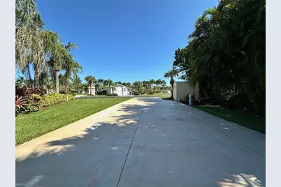 1313 Nickel Lake Pt, Naples, FL 34114 - Photo 9