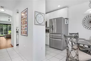 7805 Woodbrook Cir, Naples, FL 34104 - Photo 9