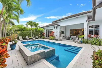 425 Harbour Dr, Naples, FL 34103 - Photo 1