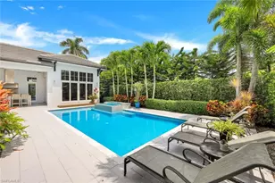 425 Harbour Dr, Naples, FL 34103 - Photo 27