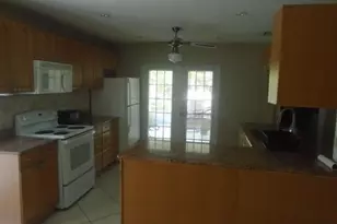 2119 Hibiscus Rd, Fort Myers, FL 33905 - Photo 5