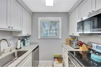 766 Central Ave #207, Naples, FL 34102 - Photo 5
