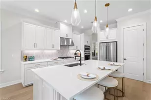 8834 Vaccaro Ct, Naples, FL 34119 - Photo 11