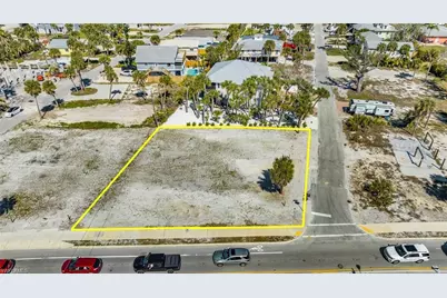 111 Coconut Dr, Fort Myers Beach, FL 33931 - Photo 5