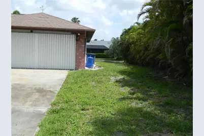6408 Cocos Dr, Fort Myers, FL 33908 - Photo 3