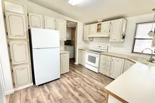 26270 Queen Mary Ln, Bonita Springs, FL 34135 - Photo 7