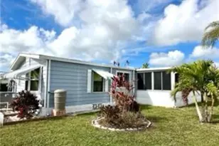 26270 Queen Mary Ln, Bonita Springs, FL 34135 - Photo 5