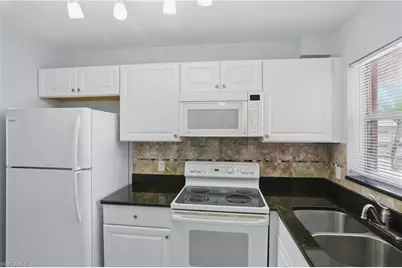 170 Turtle Lake Ct #301, Naples, FL 34105 - Photo 7