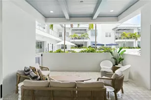 201 8th St S, Naples, FL 34102 - Photo 23