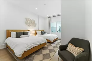 201 8th St S, Naples, FL 34102 - Photo 19