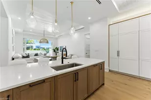 201 8th St S, Naples, FL 34102 - Photo 11