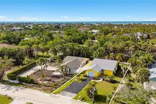 1672 Atlanta Plaza Dr, Sanibel, FL 33957 - Photo 3